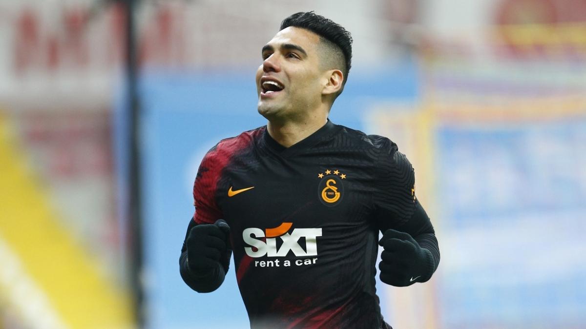 Galatasaray'da Radamel Falcao kymete bindi! 3 kulpten resmi teklif geldi