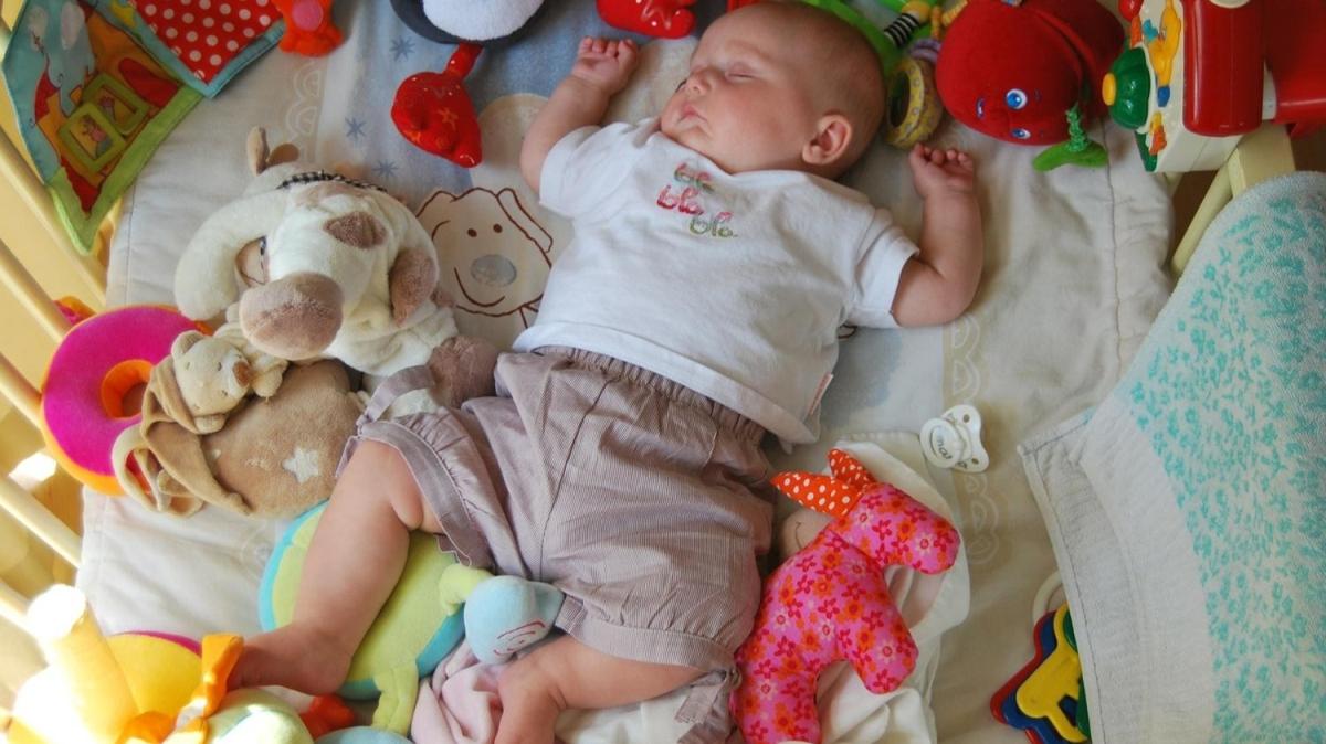 Bebeklerin yat pozisyonuna dikkat! Ani lme sebep olabilir