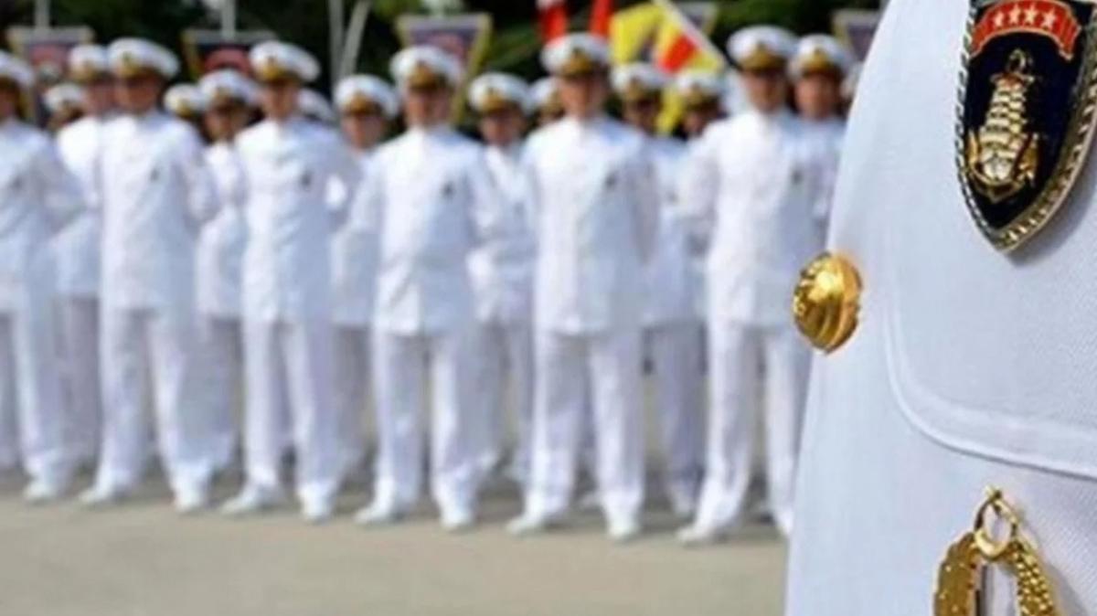 104 akademisyenden 104 emekli amirale knama