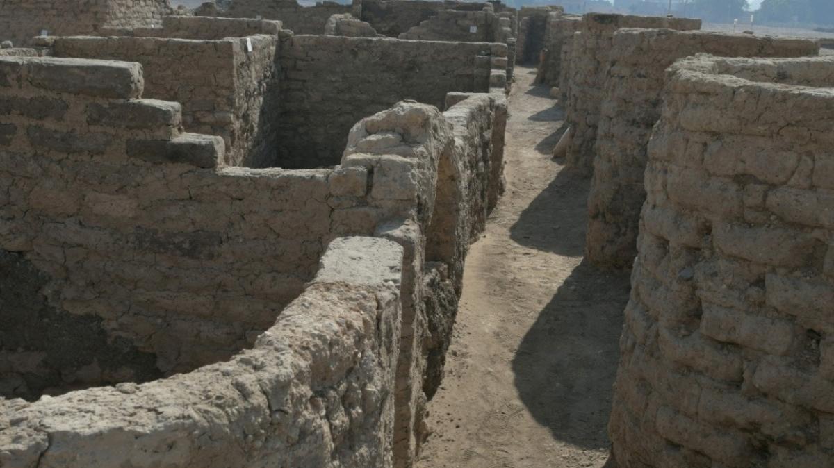 3 bin yl ncesine ait... Msr'da yeni bir antik kent bulundu