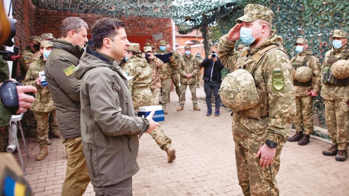 Donbass geriliminde 1 asker daha ld! Rusya: ABD'nin her admna yant vereceiz