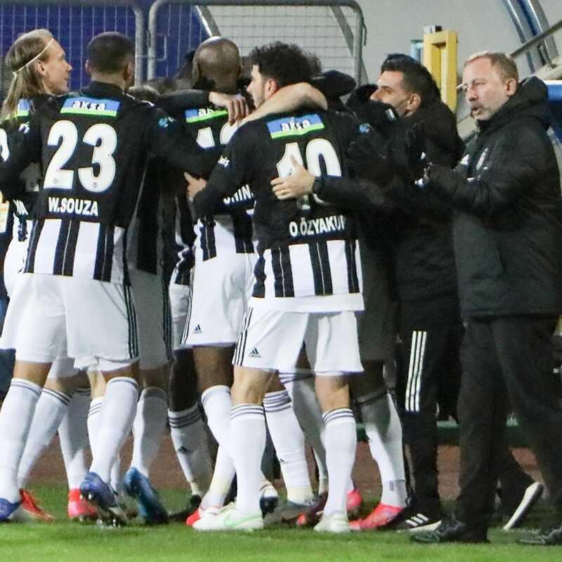 Kara Kartal, adm adm zafere uuyor! 2-4