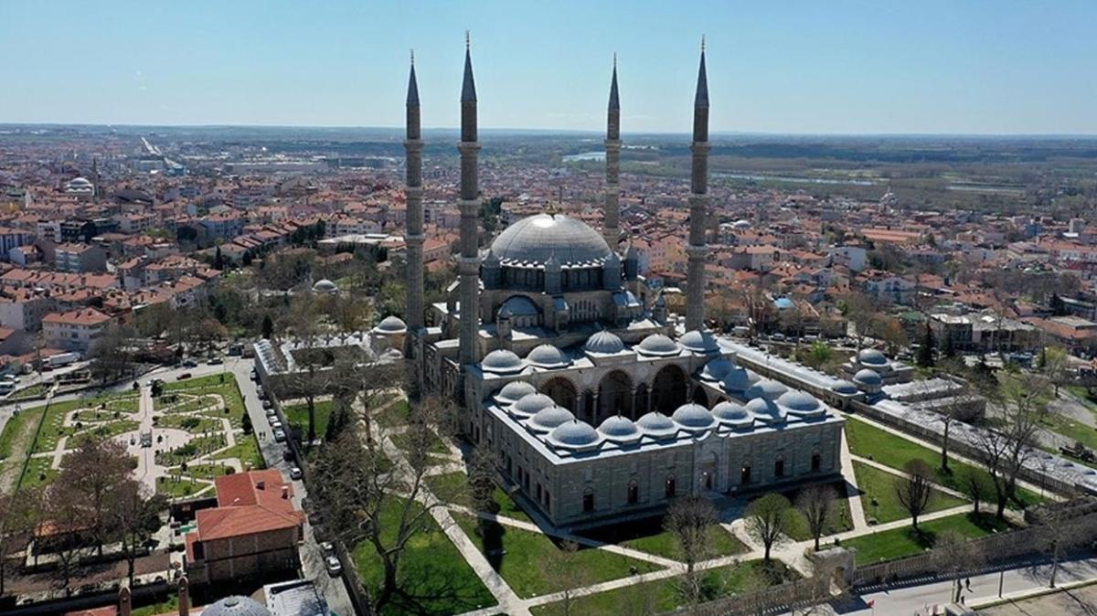Dnya mimarlk tarihinin bayaptlarndan Mimar Sinan'n ustalk eseri Selimiye Camisi ramazana hazr