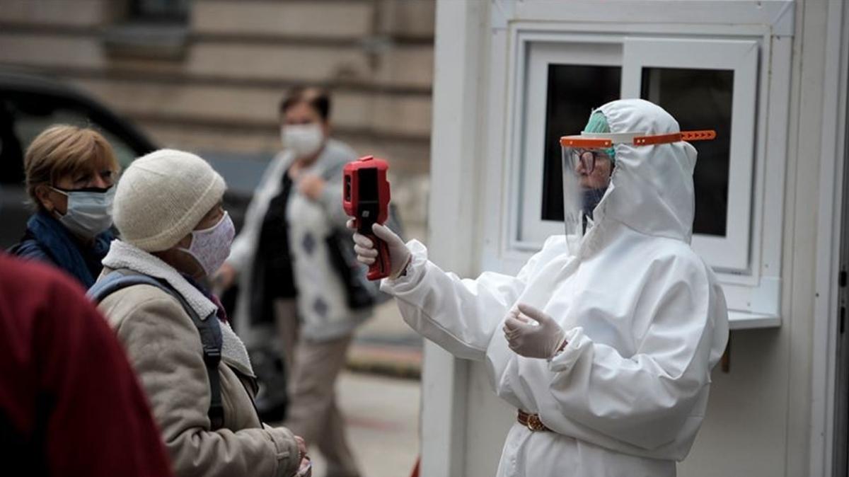 İtalya'da koronavirüsten ölenlerin sayısı 115 bini aştı