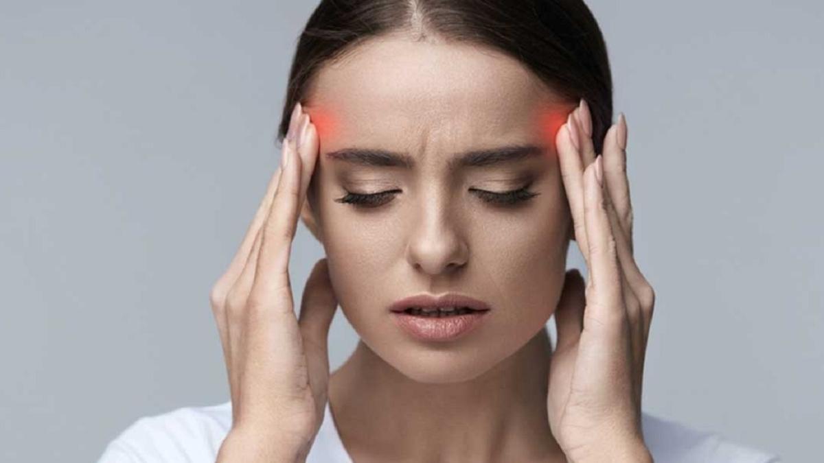 Oruç açtıktan sonra baş ağrısı nasıl geçer" Oruç sonrası baş ağrısı neden olur" 