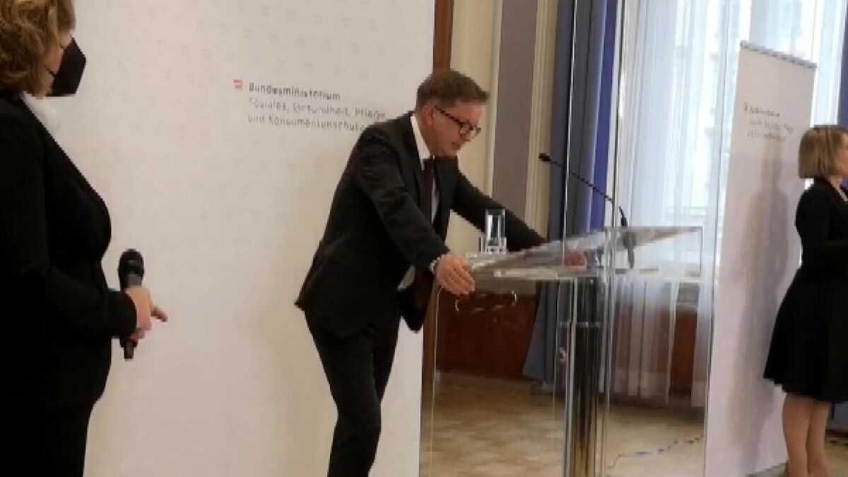 Salk Bakan Anschober istifa ettiini aklad: Gzyalarna bouldu