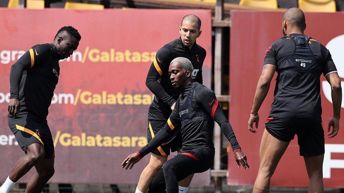 Galatasaray'da Henry Onyekuru takmla alt