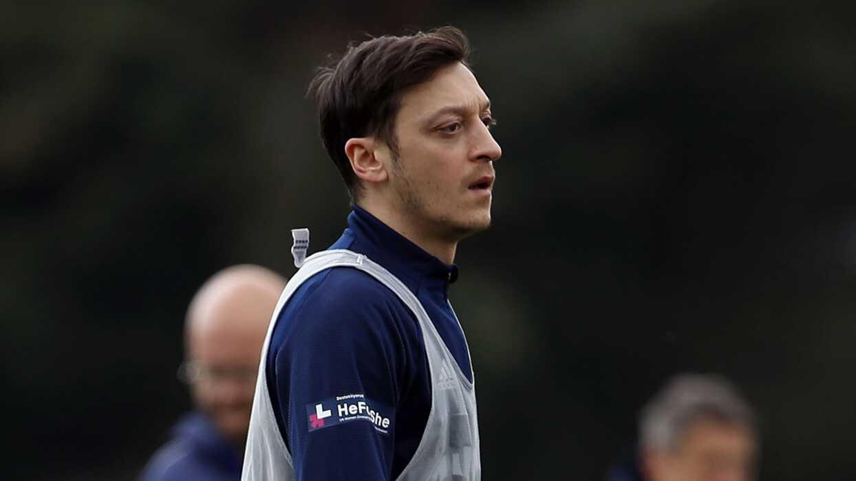 Fenerbahçe'de Mesut Özil sürprizi