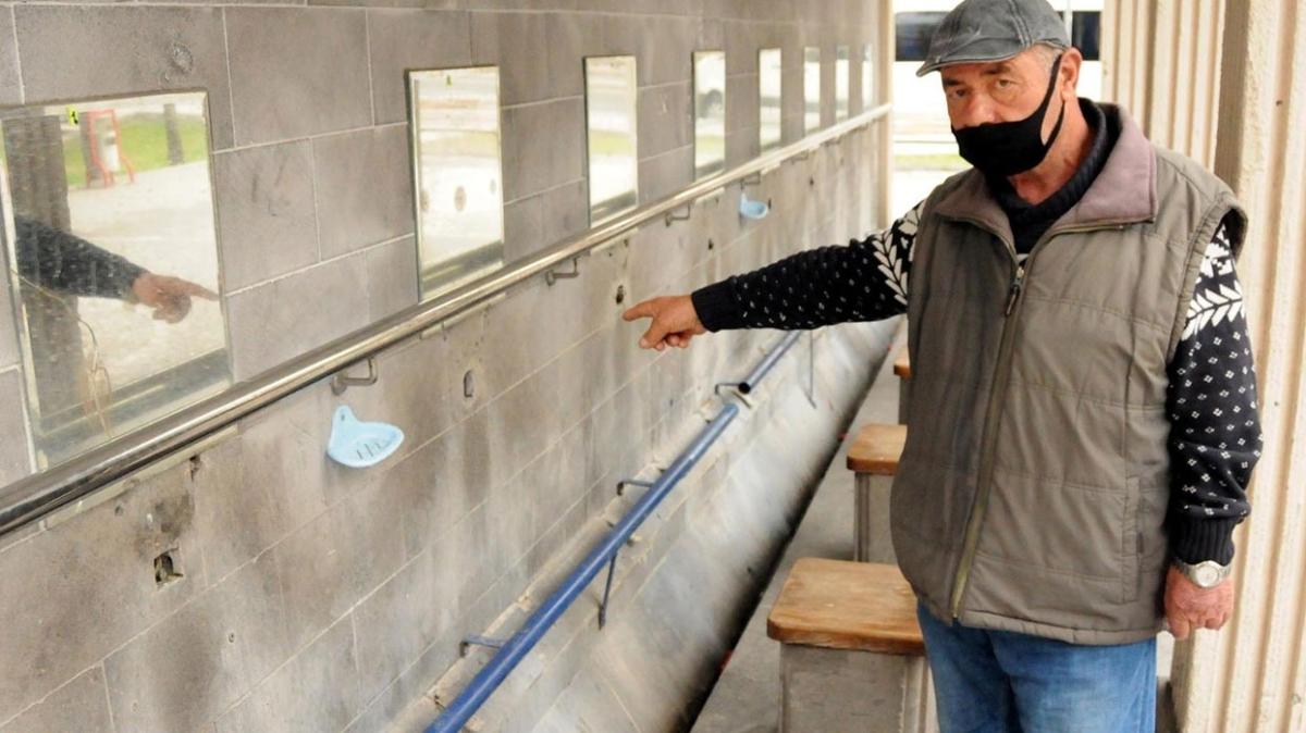 Kayseri'de camiye dadanan hrszlar tm musluklar ald