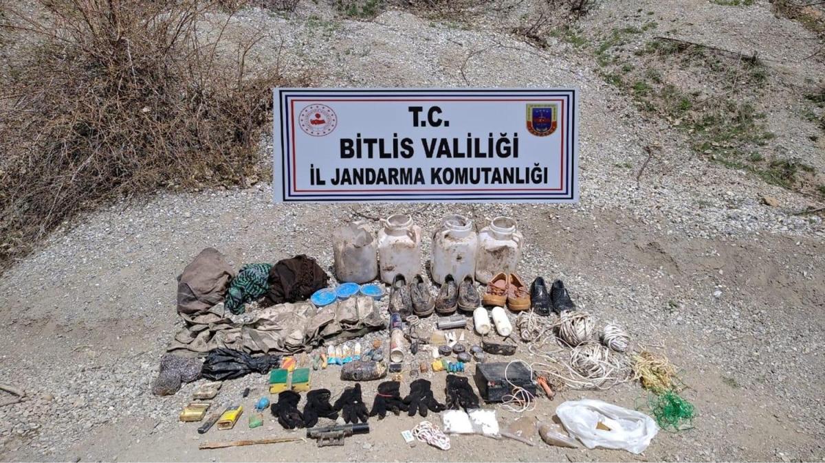 Bitlis'te operasyon: Patlamaya hazr 500 gram TNT kalb ile eitli malzemeler ele geirildi