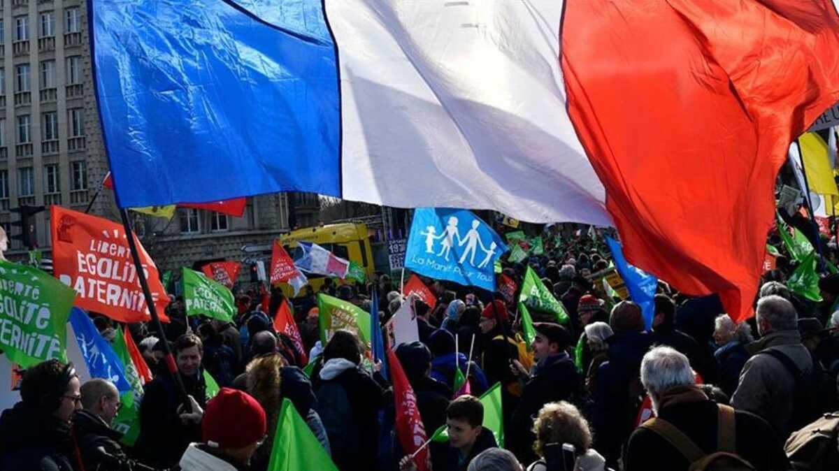 Fransa Cumhurbakan Emmanuel Macron'a protesto