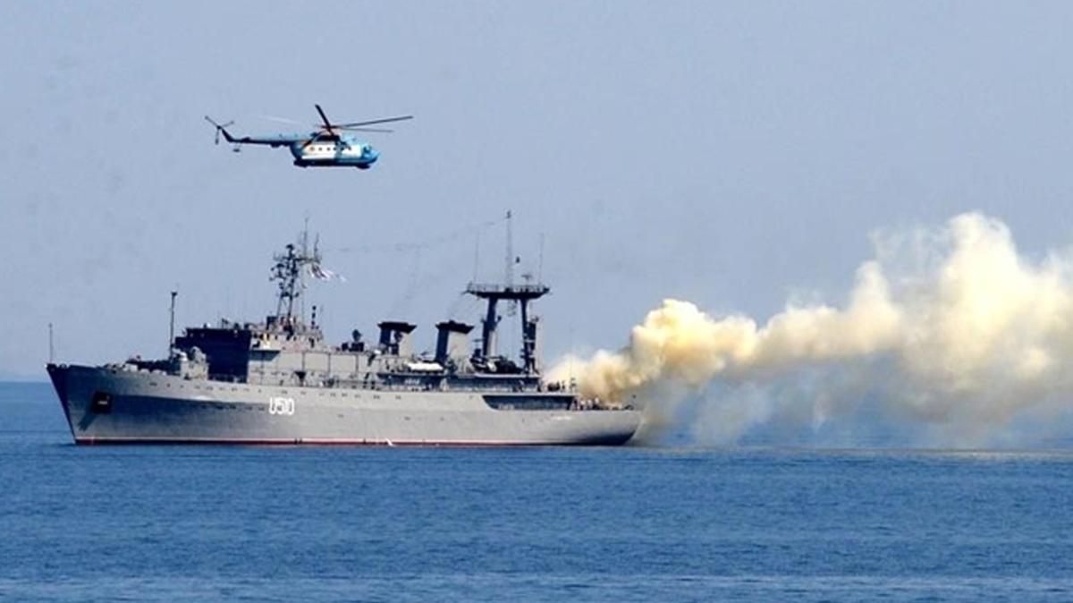 Rus donanmasından Karadeniz'de tatbikat