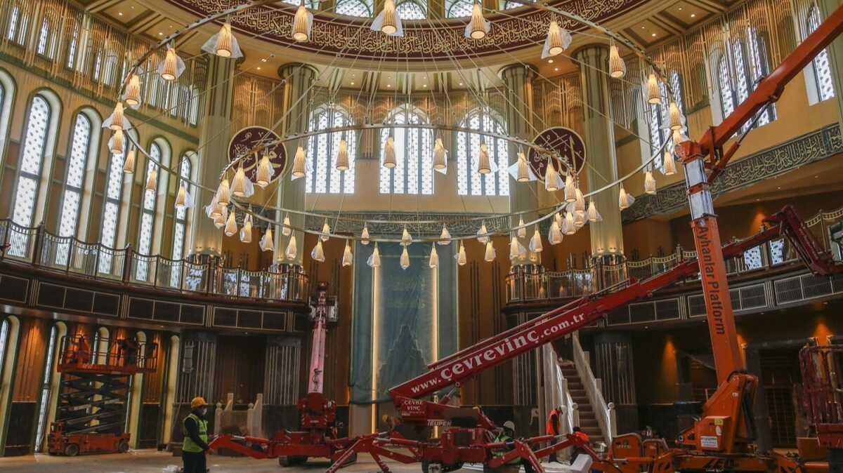 Taksim Camii'nde sona doru