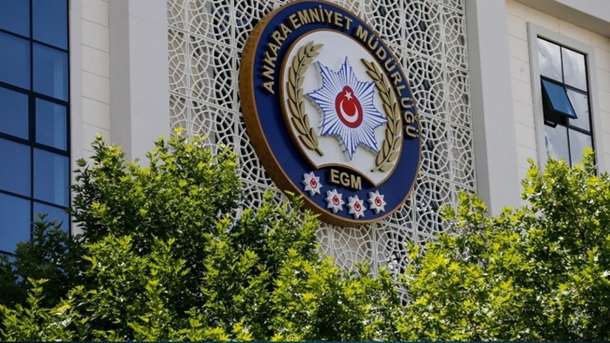 Darbe bildirisi hazrlayan emekli amiraller ifade vermek zere Ankara TEM ubesi'nde
