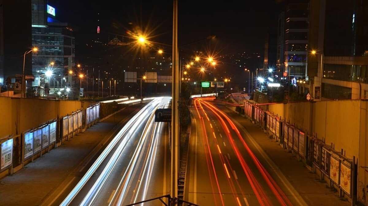 Trkiye genelinde 82 saat srecek sokak kstlamas balad