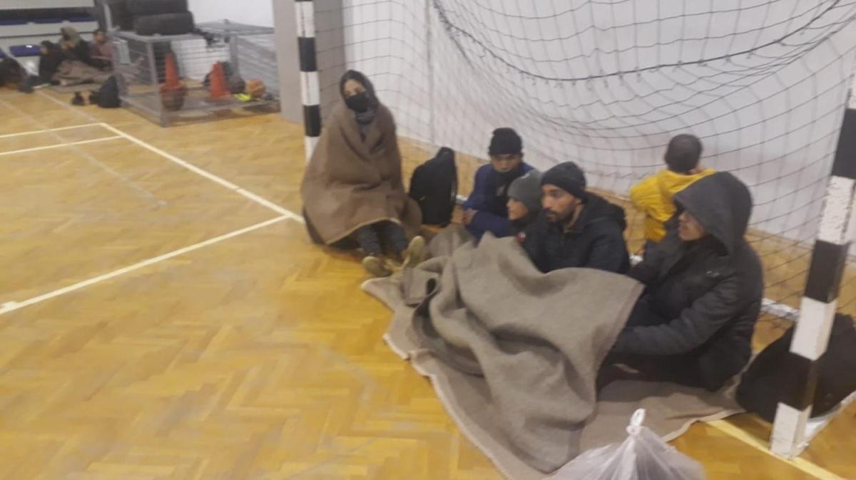 Sürüklenen bottaki 55 kaçak göçmen Sahil Güvenlik ekipleri tarafından kurtarıldı