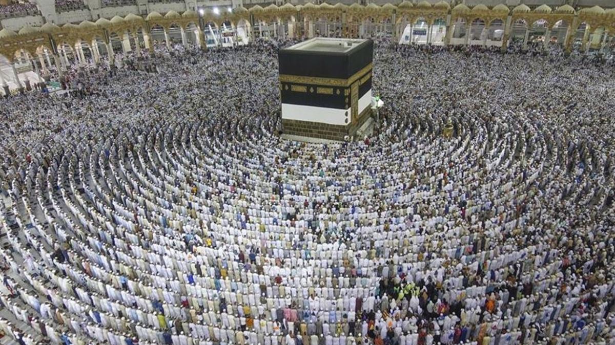 Ramazan aynn ilk on gnnde Mescid-i Haram... 1 buuk milyon kii ziyaret etti