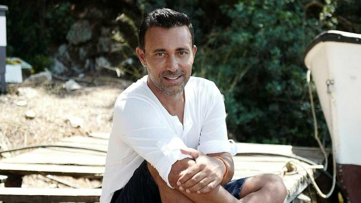 Mustafa Sandal mjdeyi verdi! A Milli Takm iin ark yapacak