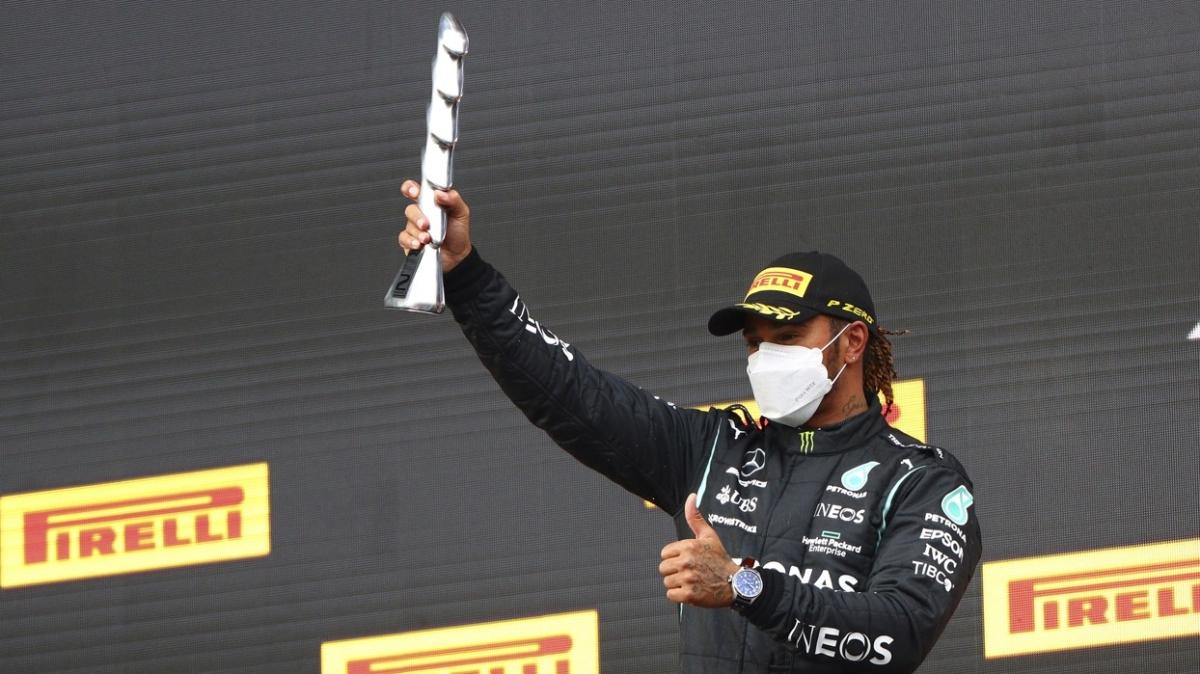 Lewis Hamilton gelecek sezon da Formula 1'de yarmak istiyor