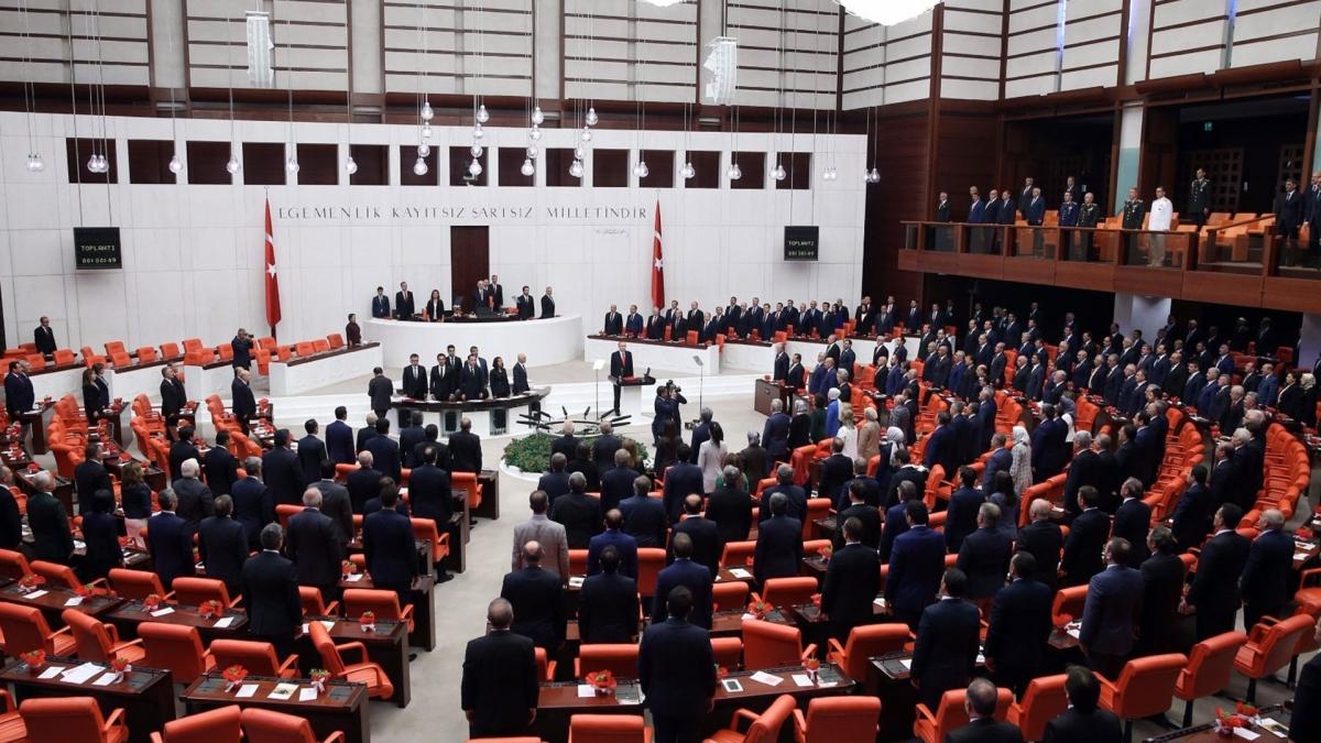 AK Parti cra ve flas Kanunu'nda deiiklik ieren teklifi Meclis'e sundu