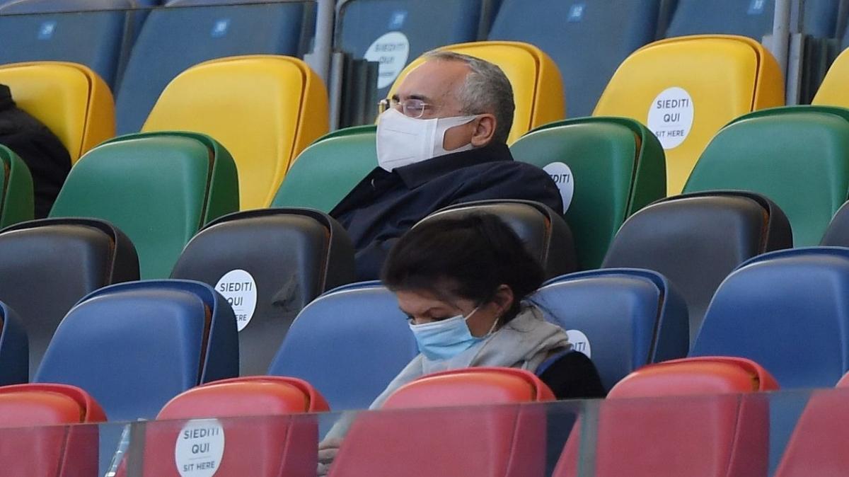 Futbolcularn koronavirs test sonularn gizleyen Lazio'nun cezas artrld