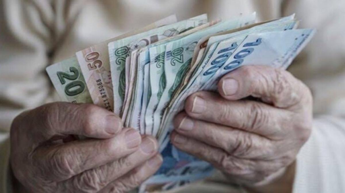 Resmi Gazete'de yaymland: Emeklilerin bayram ikramiyesi 1100 lira oldu