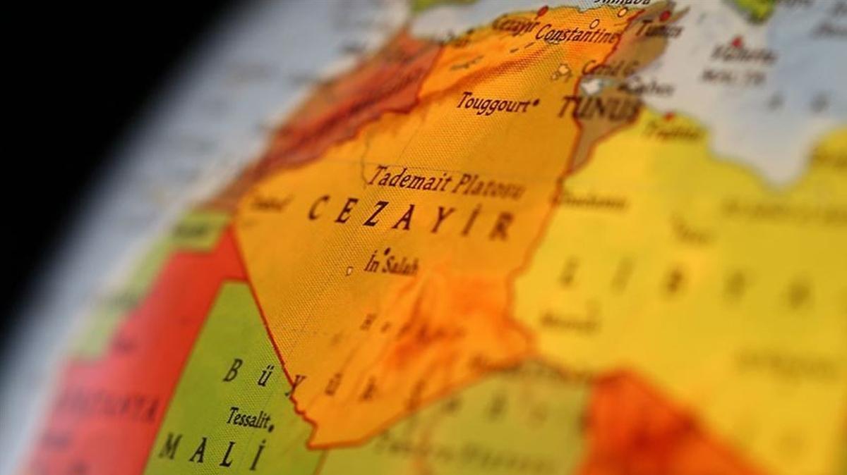 Cezayir'den Fransz haber ajansna knama