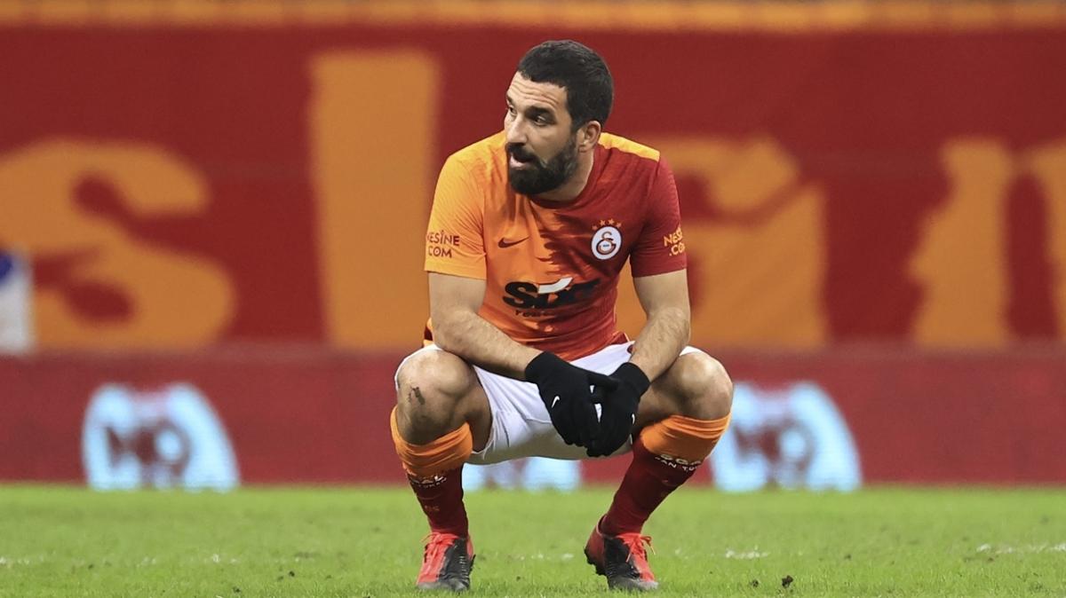 Galatasaray'da iki futbolcu ceza snrnda