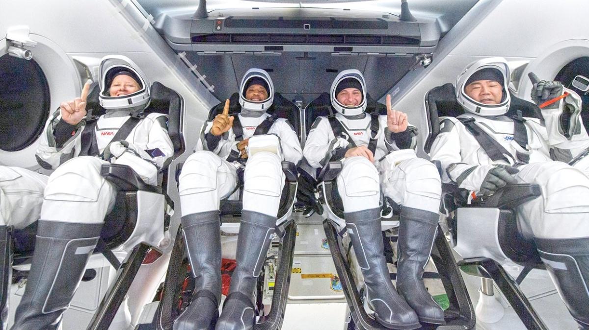Musk ve NASA'nn ilk astronotlar dnd