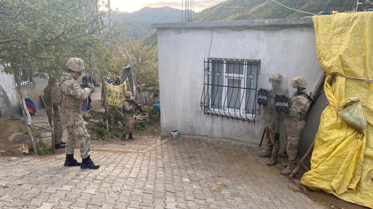4 ilde terr rgt PKK'ya operasyon: 9 kii gzaltnda