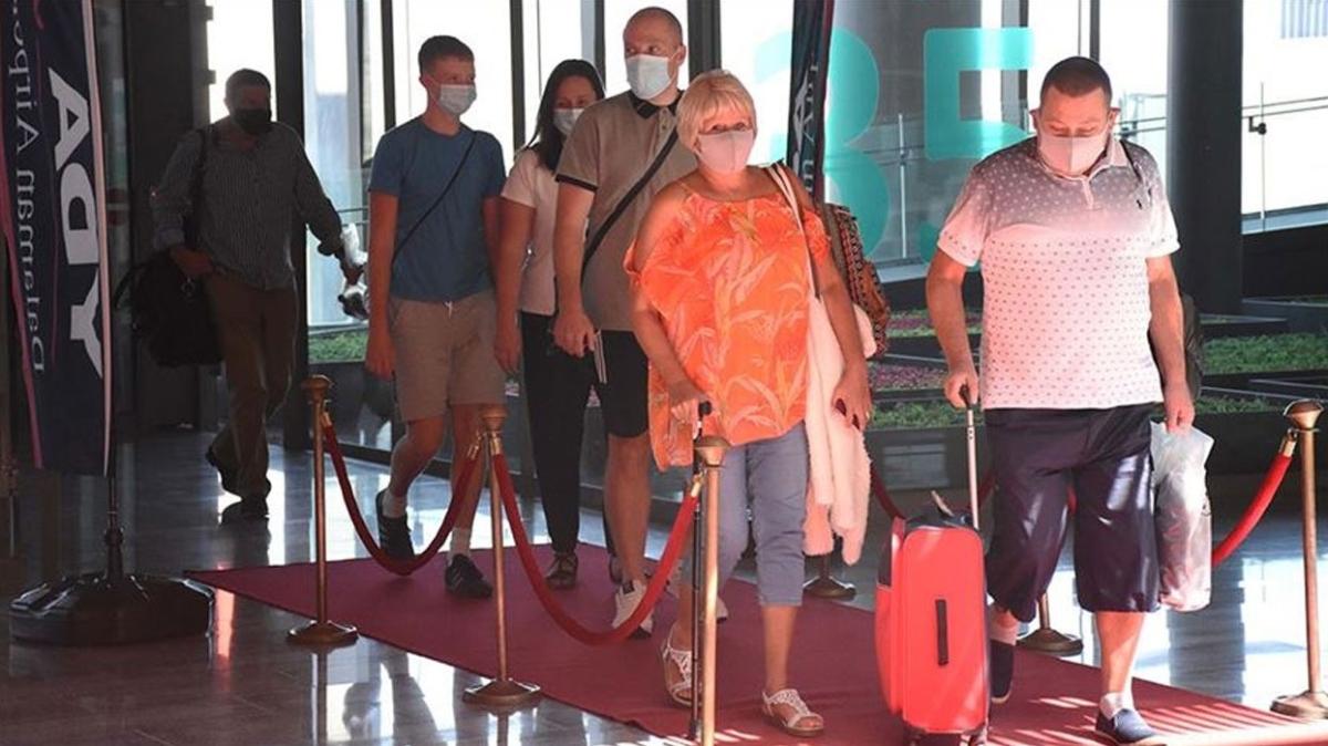 Antalya'da turiste maske cezas... Gzaltna alnd