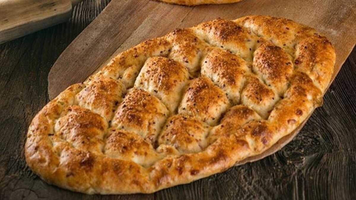Yumurtal Ramazan pidesi tarifi nasl" te Ramazan pidesi yapl ve malzemeleri