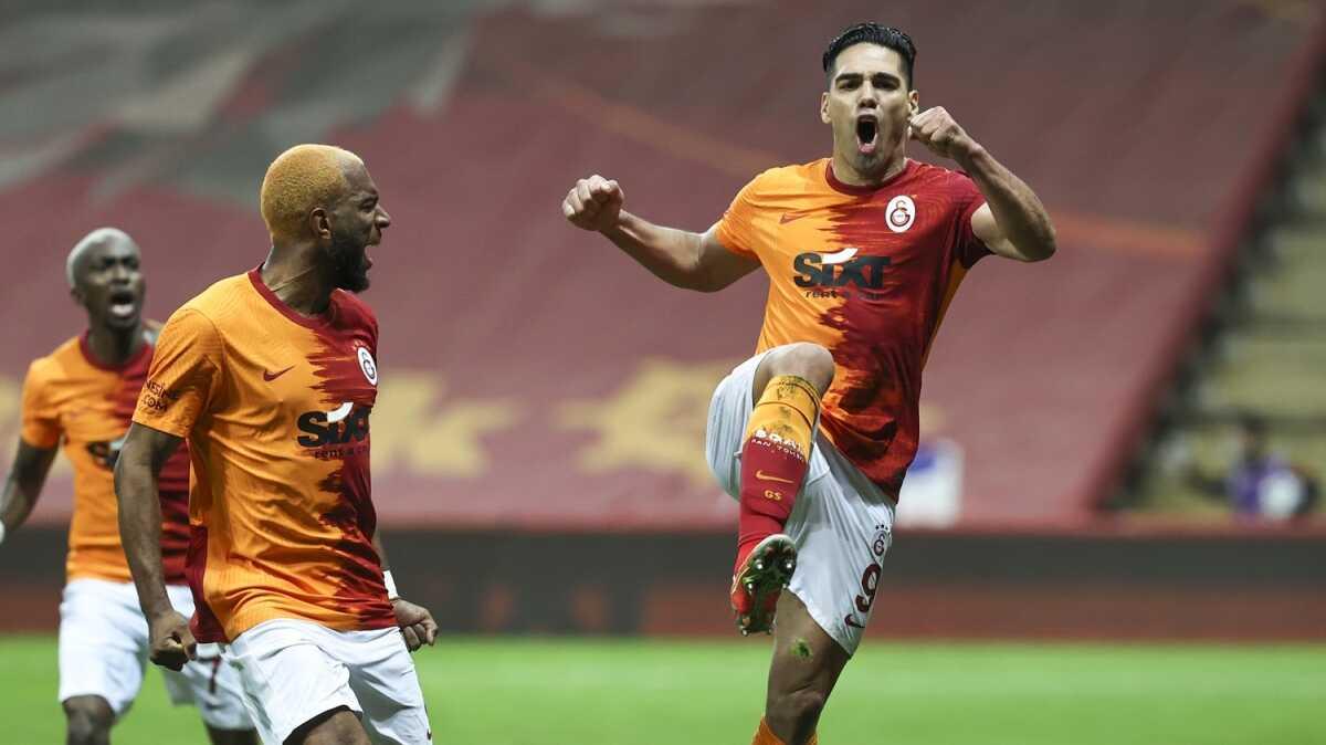 Galatasaray pes etmedi, dev derbi nefes kesti: 3-1