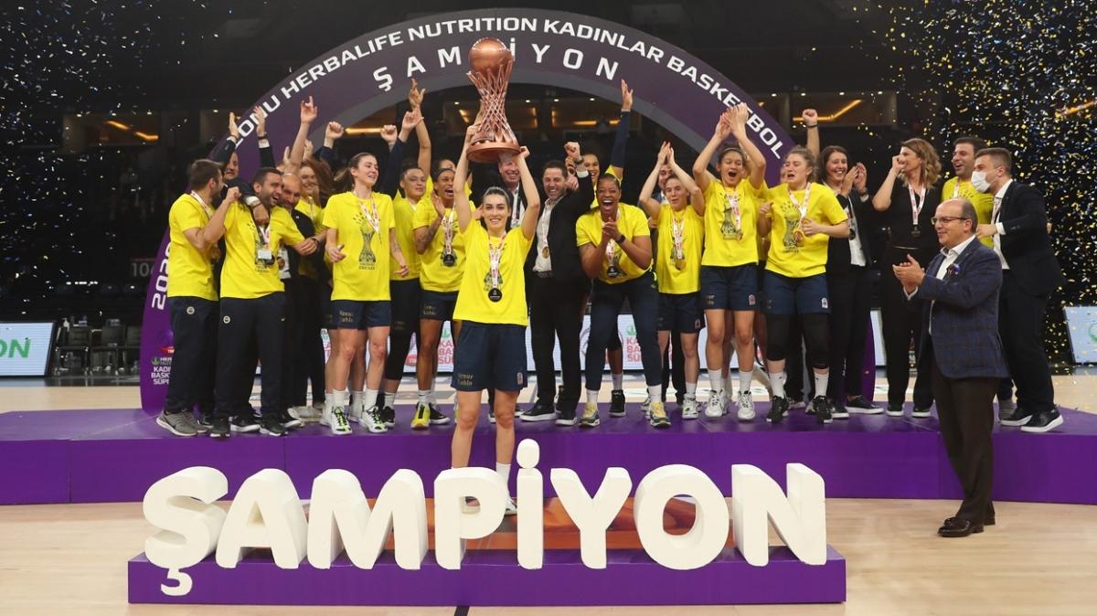 Bakan Kasapoğlu ve Hidayet Türkoğlu, Fenerbahçe'yi tebrik etti