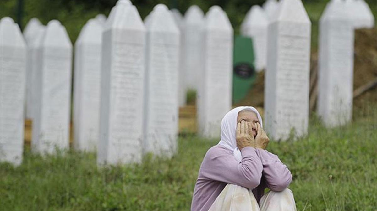 Filistinli annelere Srebrenitsa annelerinden destek
