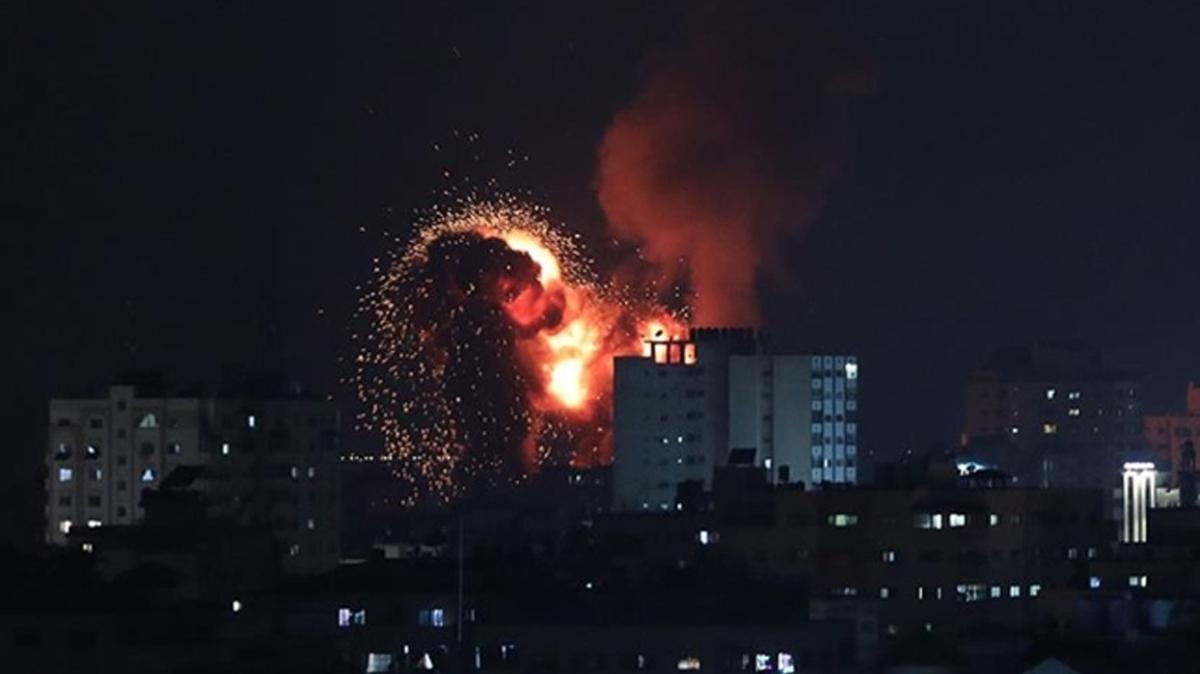 srail'den Gazze'ye hava saldrs: ehit says 24'e ykseldi