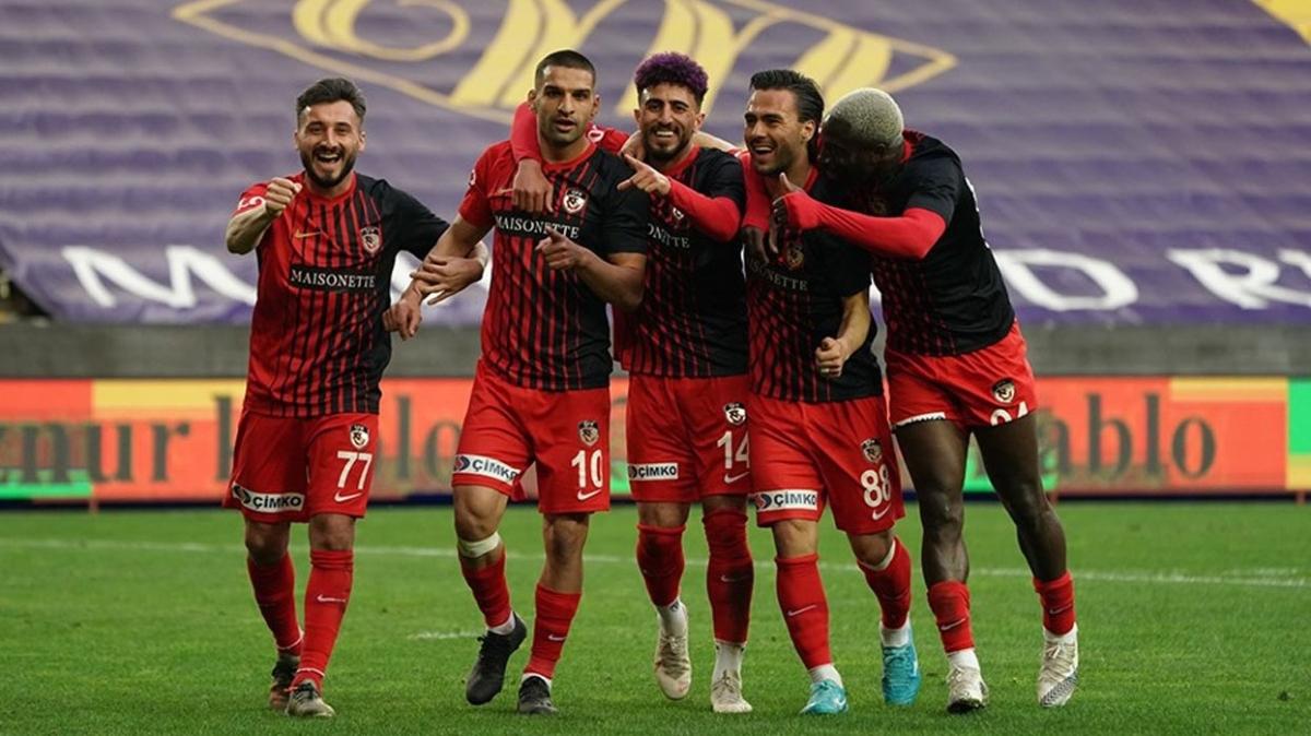 Gaziantep FK'da koronavirs vakalar artmaya devam ediyor