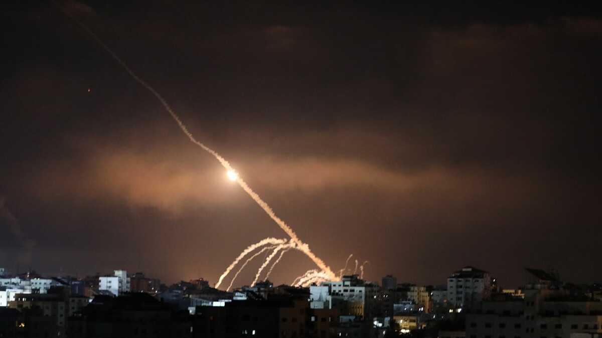 galci srail'in saldrlarna misilleme... Tel Aviv'de sirenler ald