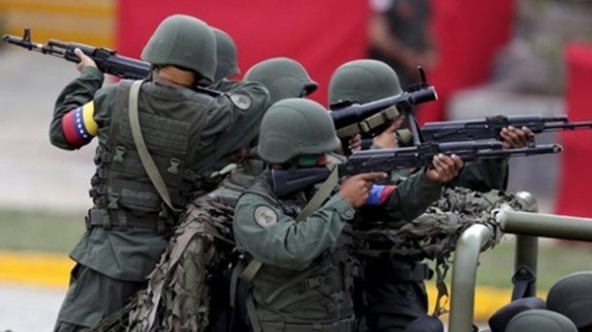 Venezuela dorulad: 8 asker rehin alnd