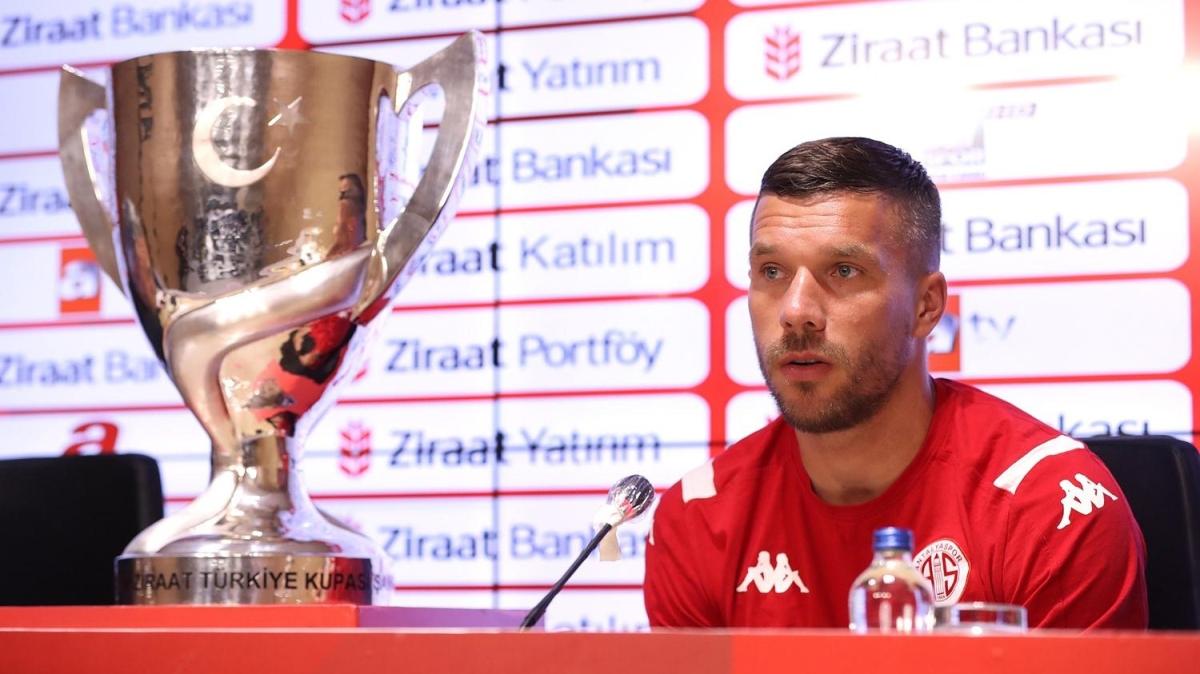 Lukas Podolski: Tavşan gibi saklanmaya değil kazanmaya geldik