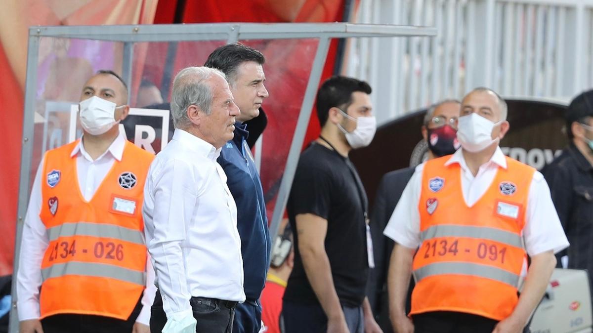 Mustafa Denizli: Futbolcularım biraz üzüldü