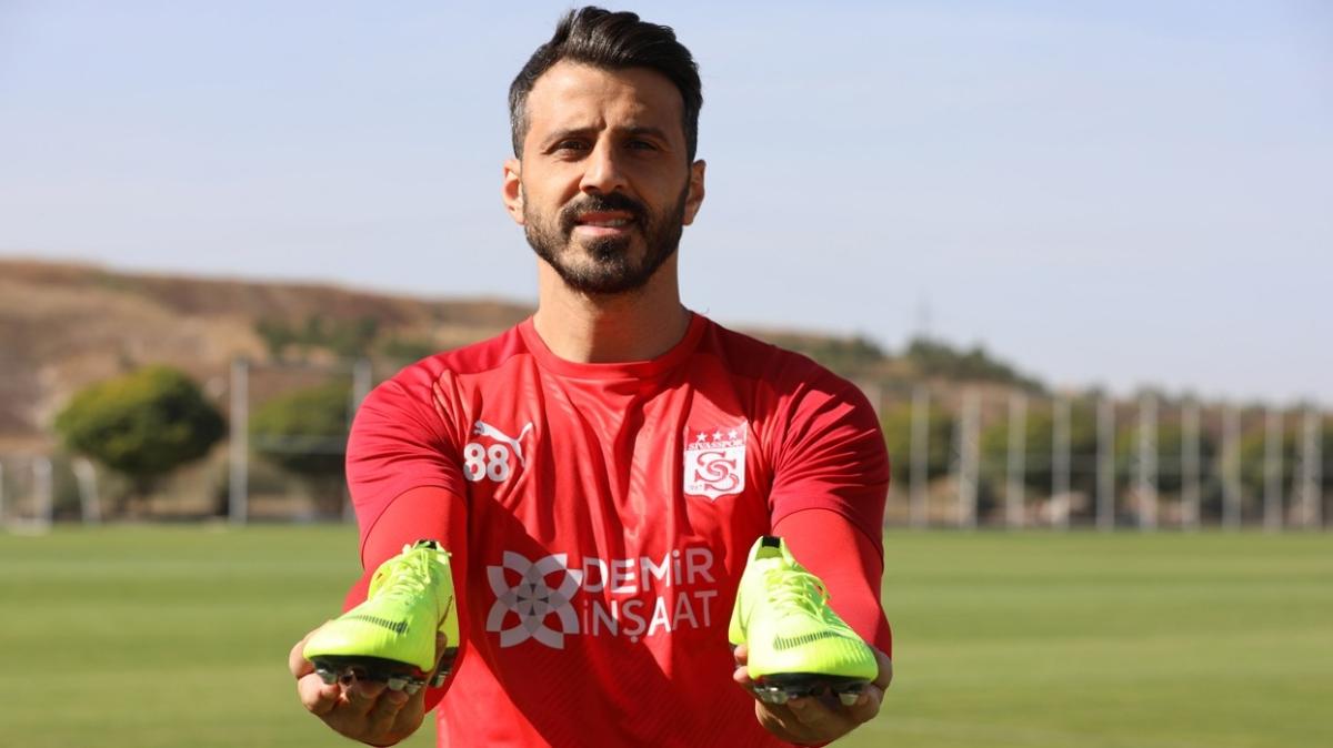 Sivasspor'da Caner Osmanpaşa'nın sözleşmesi 2 yıl uzatıldı