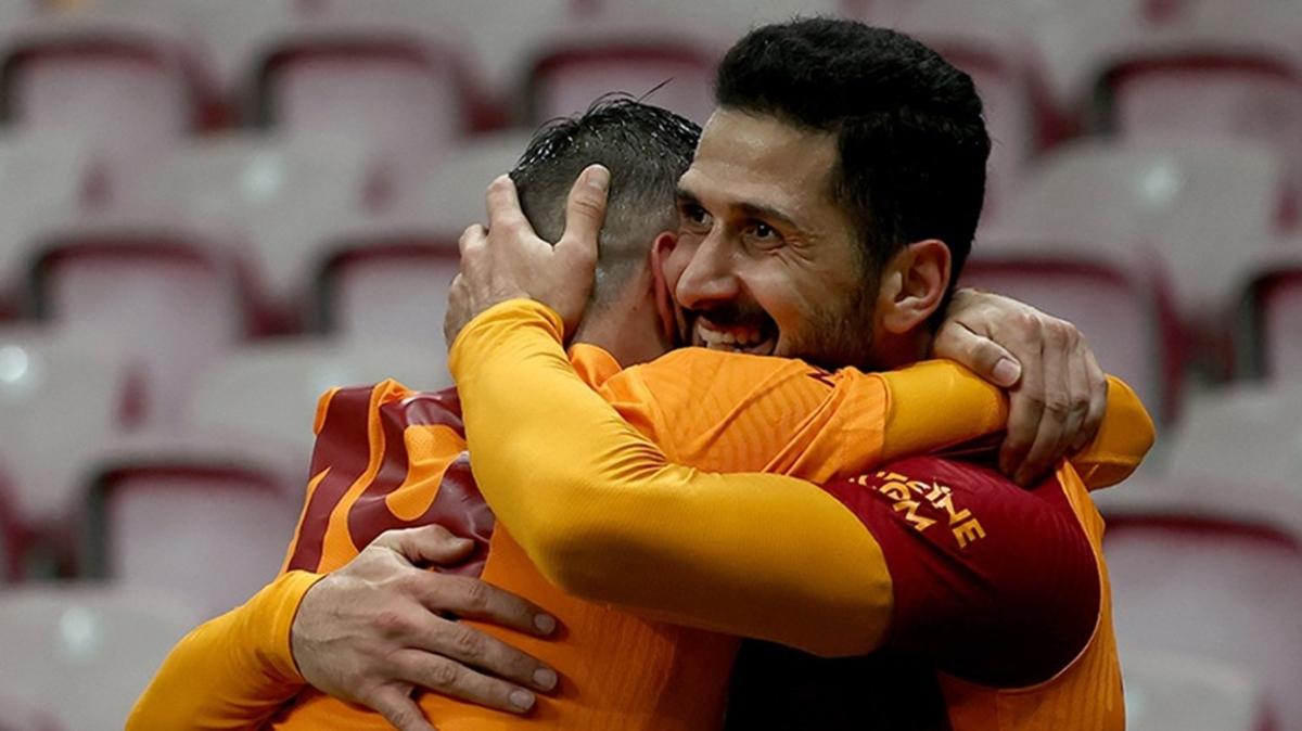 Galatasaray, Emre Akbaba ve Ömer Bayram'la anlaşma sağladı