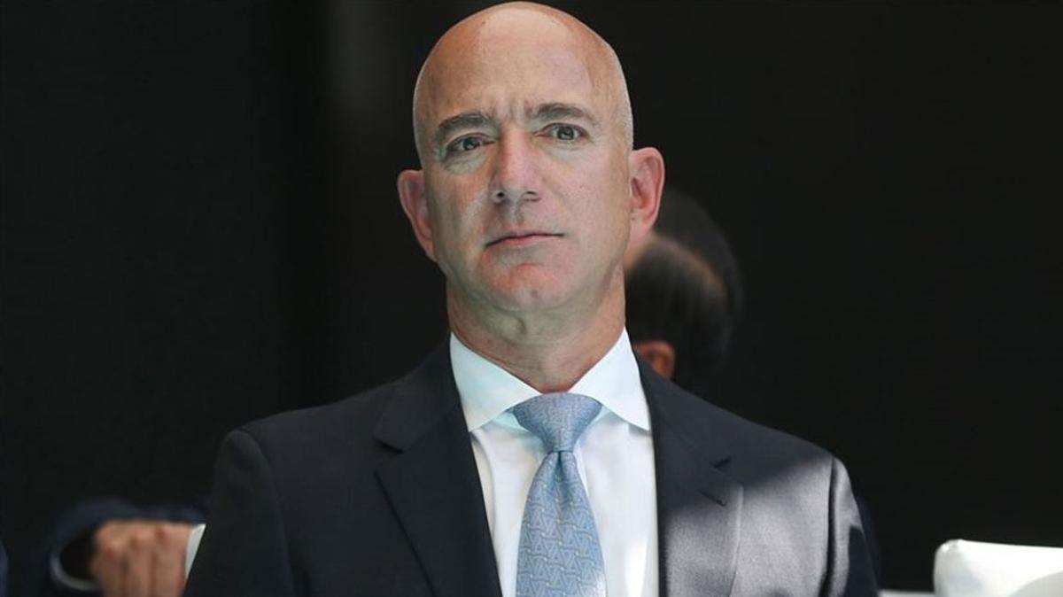 Amazon'un kurucusu Jeff Bezos grevinden ayrlyor