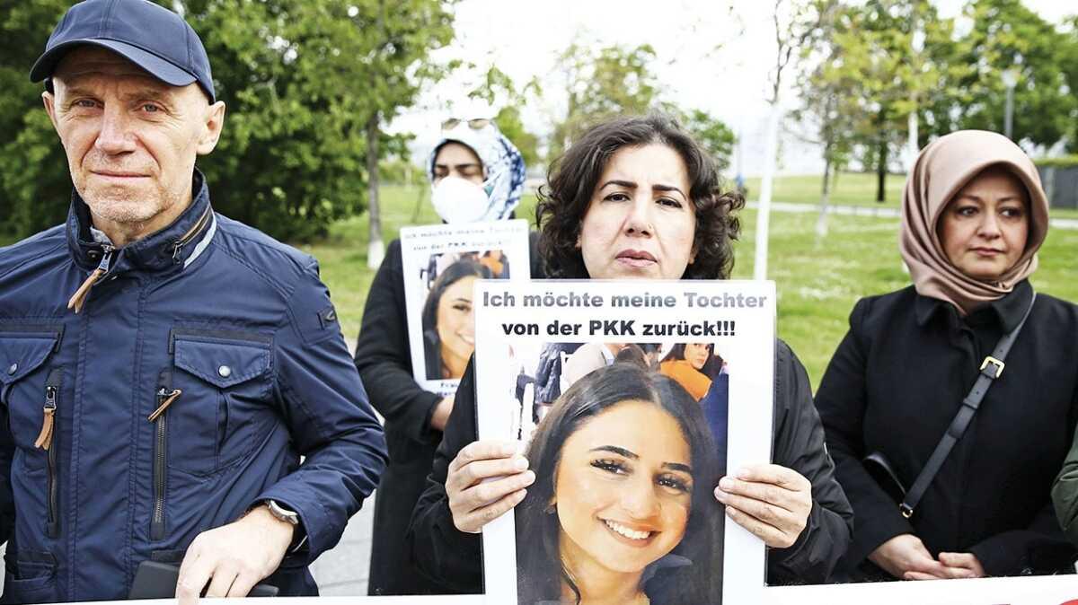Merkel grmyor, Maide anne pes etmiyor