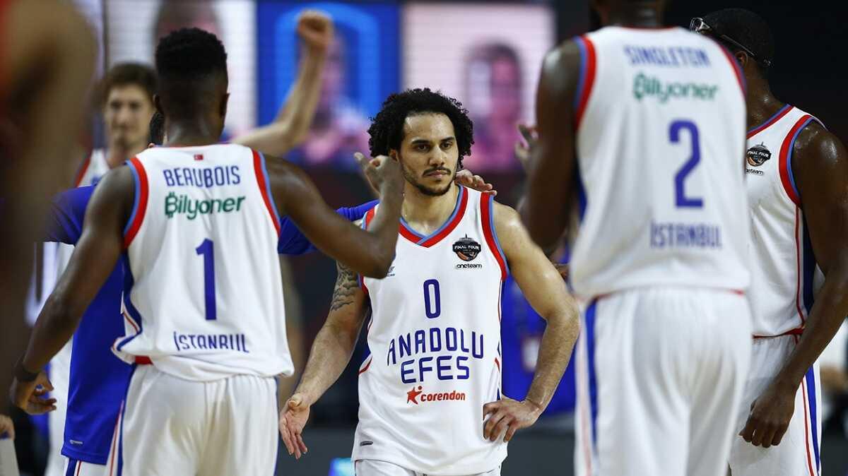 THY EuroLeague'de byk baar! Anadolu Efes finale ykseldi...