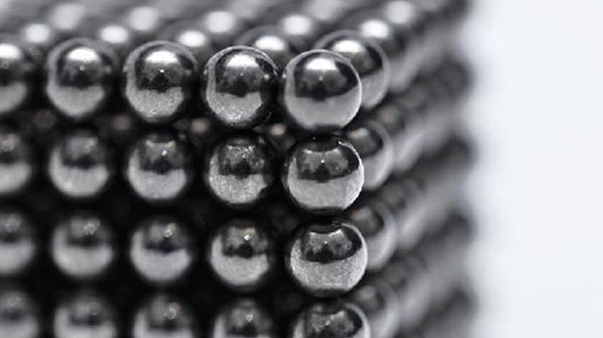TikTok uygulamasnda mknatsl piercing akm: 65 ocuk hastanelik oldu