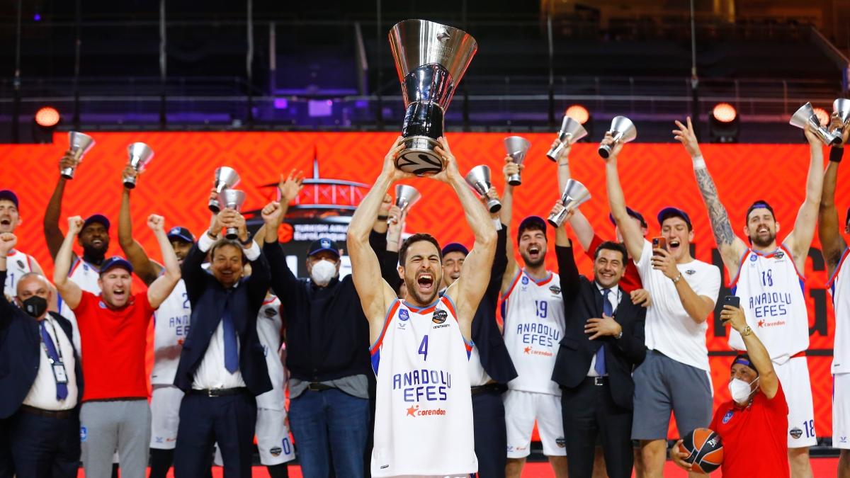 Anadolu+Efes+EuroLeague+%C5%9Fampiyonu%21;