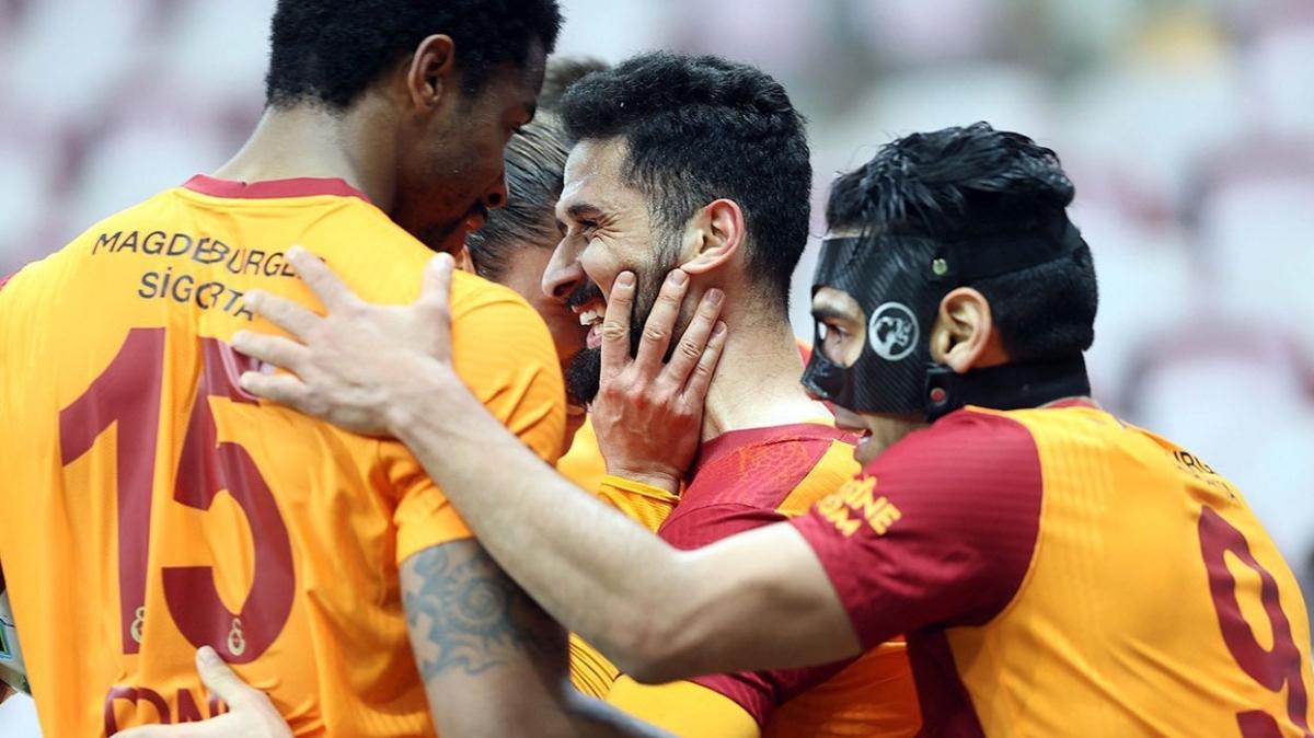 Galatasaray'da Emre Akbaba ile szleme uzatlyor