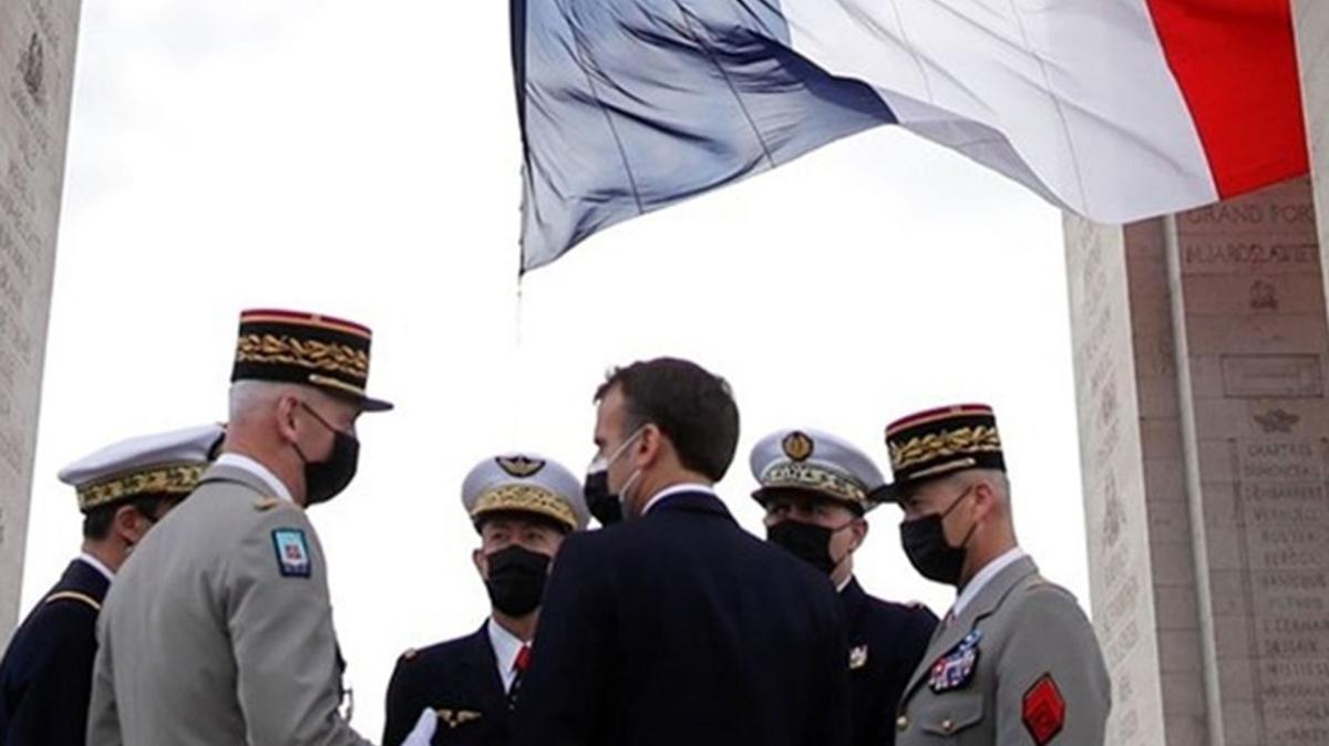 Fransa'da muhtrac generaller hesap verecek